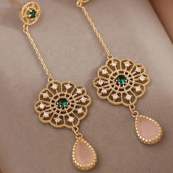 Golden Flower/Waterdrop Earrings - Picture 3 of 3
